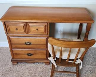Wooden Bedroom Desk And Chair