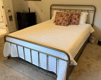 Queen Bed, pillows