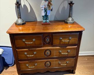 Chest and Lamps