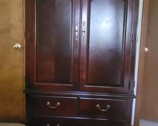 Thomasville bedroom set armoire