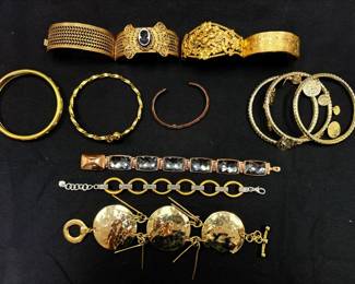 Chunky Gold Toned Bracelet 