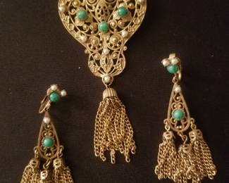 Vintage broach and matching earrings 