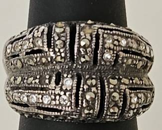 925 Silver w/ Diamond Chip Ring, 9.25 grams