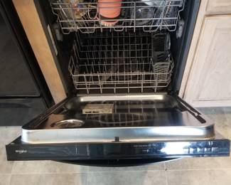 Whirlpool dishwasher with stainless steel interior 