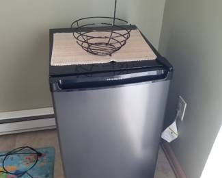 Frigidaire mini fridge