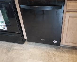 Whirlpool dishwasher with stainless steel interior 