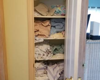 Towels & bed linens
