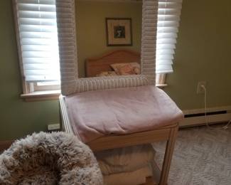 Wicker mirror; end table