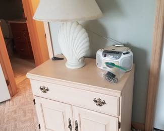 End table; table lamp