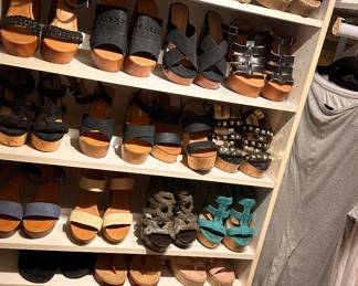 100’s of women’s shoes size 7 7 1/2