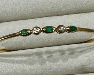 Emerald and diamonds gold bangle