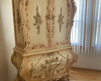 Intricate Rococo Revival style bedroom set