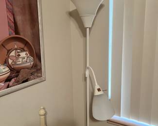 floor lamp with 2 light options