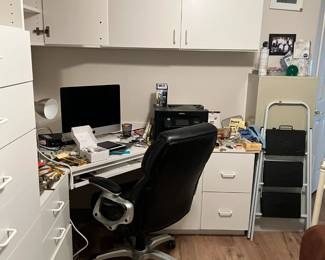 other angle of the office shows the chair well