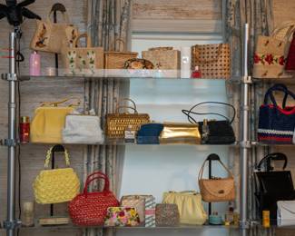 A large variety of fabulous purses, handbags and clutch purses from sporty to sleek, from demure to dramatic – check out the different colors, sizes, and styles! 