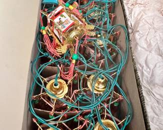Another view of the vintage string of Chinese lantern hanging lights in original box
