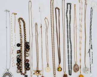 Great selection of costume jewelry necklaces from delicate chains to chunky beads, sterling chains to gold filled, pendants including flower shapes, natural stones, and more 