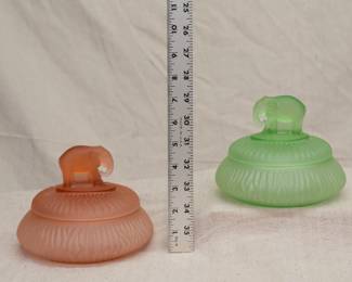 A charming pair of L.E. Smith elephant finial satin glass powder jars, one pink, one green; vintage depression glass 