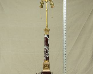 A beautiful vintage Wildwood electric table lamp, a classical Corinthian column made of marble with solid brass capital and base, on a marble plinth.