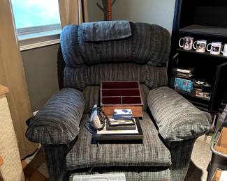 Reclining Chair (2ea), Desk Organizers, and Frames