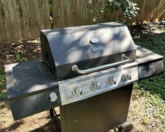 Propane Grill w/ 2 Tanks