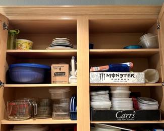 Tupperware, Measuring Cups and Dishes