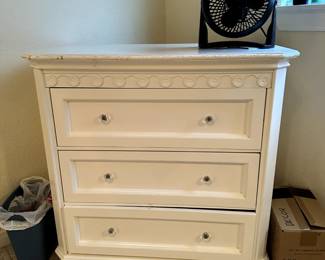 Dresser (36"W x 21"D x36"H)
