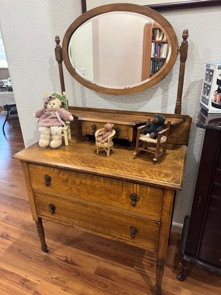 Antique dresser $100