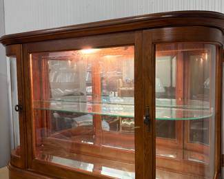 Compact cabinet with lighting