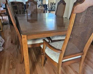 $100  Dining room table & chairs