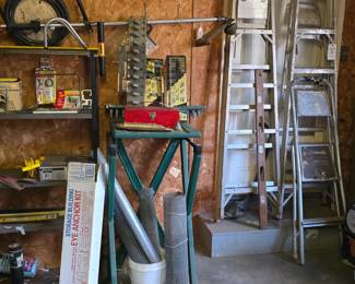 Workshop behind garage