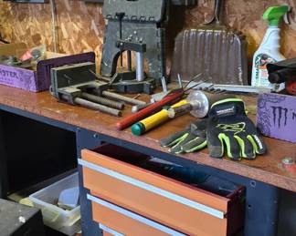 Workshop behind the garage.