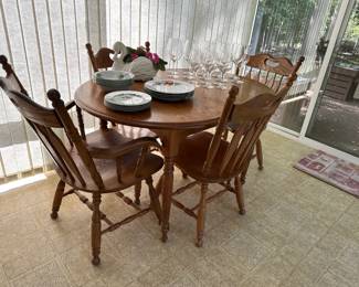 Table w/ 1 Leave & 4 Chairs