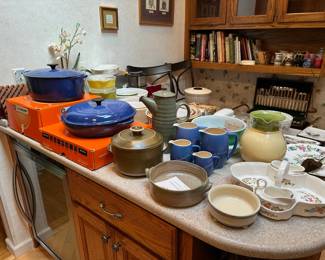 Le Creuset, Pottery