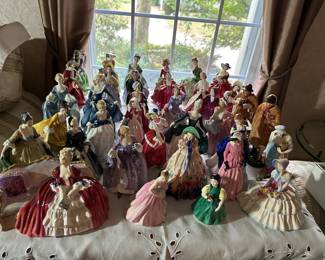 Royal Doulton Figures - Large, Medium & Small Sizes