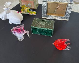 Mikasa Clock, white Moose