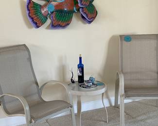 2 patio chairs & end table
