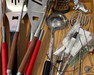 Assorted Kitchen Utensils 