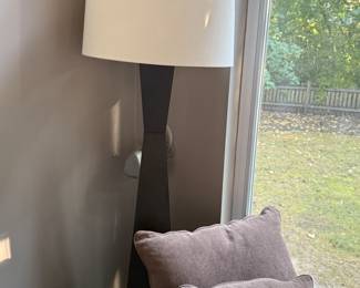 Floor lamp
