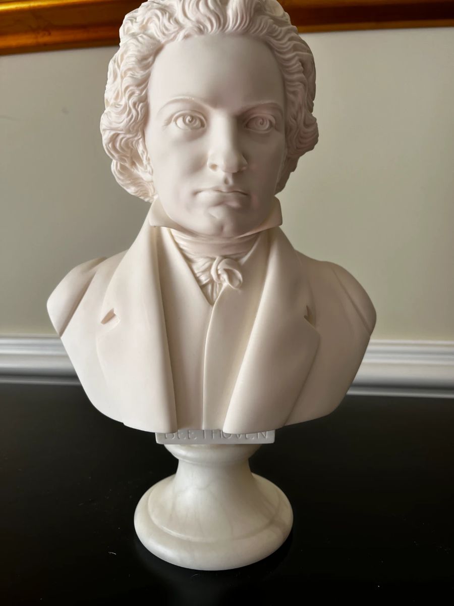 #5	A. Giannelli Bust of Beethoven - Made in Italy in Mint Condition - 12" Tall	 $100.00 

