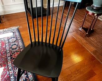 #1 Ethan Allen Table w/1 leaf wood Top with Black Painted Legs w/Black Ethan Allen Chairs (4 chairs) 46-64x46x30 $275.00