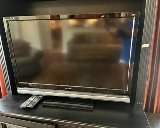 #16 Sony LCD Digital Color TV - 120V - 60 HZ Model KDL-40XBR6 w/remote $100.00