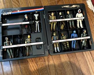 1960's GI Joe action figures in carrying case