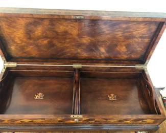 Pair of inset trays with crests