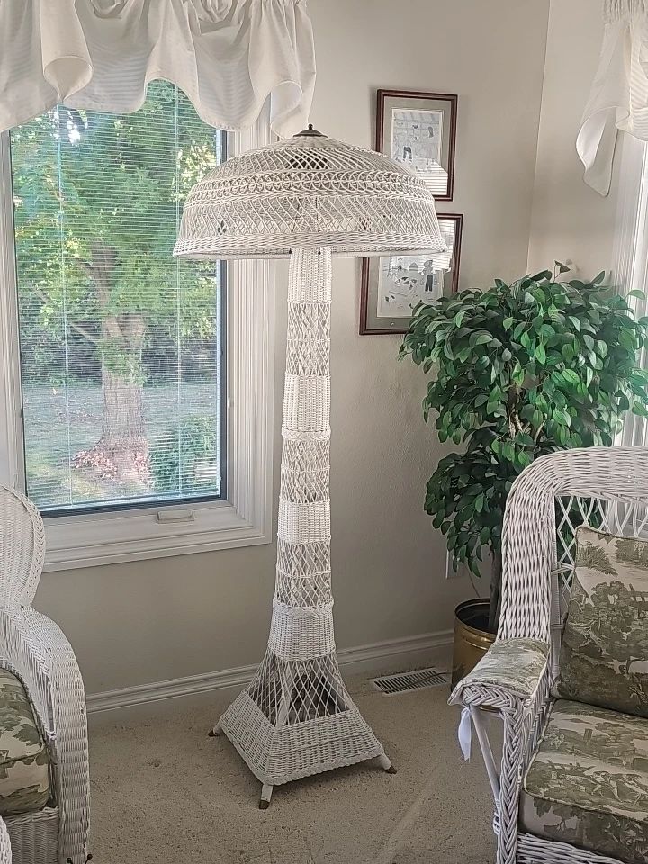 Antique Lloyd Loom style, brass double cluster, Wicker/Rattan floor lamp 
