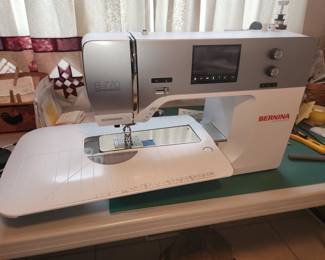 Bernina B770 sewing machine