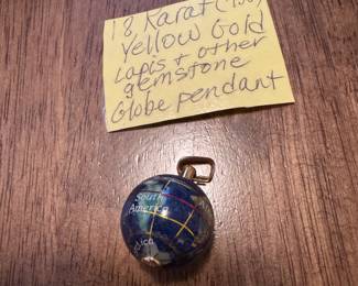 #61 - 18kt World globe pendant charm (WILL WEIGHT & PRICE THEN)
