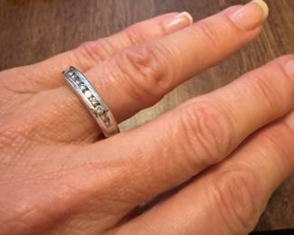 #59 - $450-14kt white gold square band w/8 round diam. Sz 6 1/2. 6.52gr