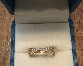 #49 - $450 - Double circle diamond ring 14kt gold size 6 from Bromberg & Co jewelers. 3.18 gr.