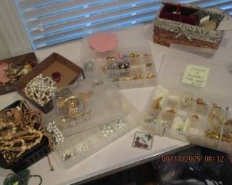Vintage jewelry including Napier, Trafari, Miriam Hasketl
